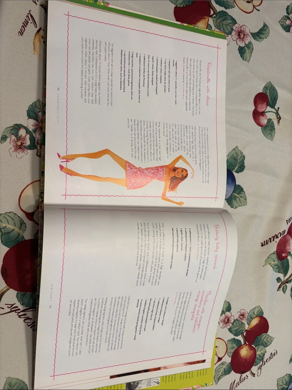 Lilly Pulitzer Essentially Lilly Holiday Cooking/Decor Guide Book